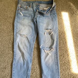 Levi’s Mid-Rise mom Jeans